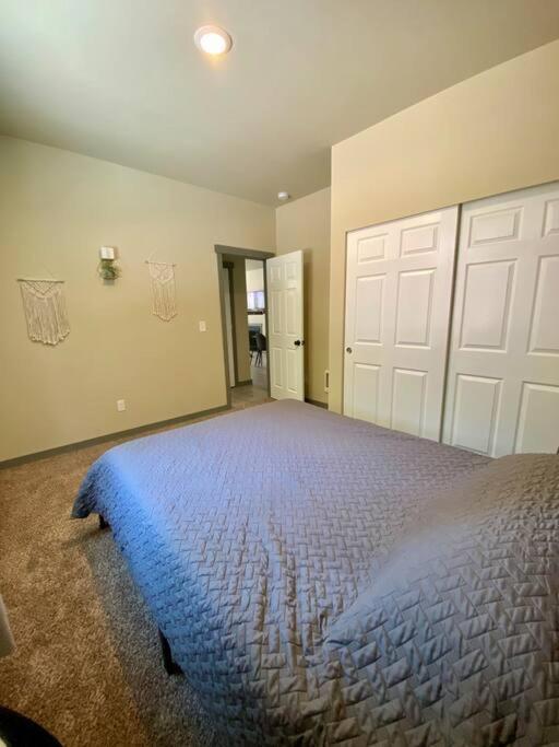 New Modern Cabin! 5Mi To Mt Rainier National Park! Hot Tub & Wifi Ashford Zewnętrze zdjęcie