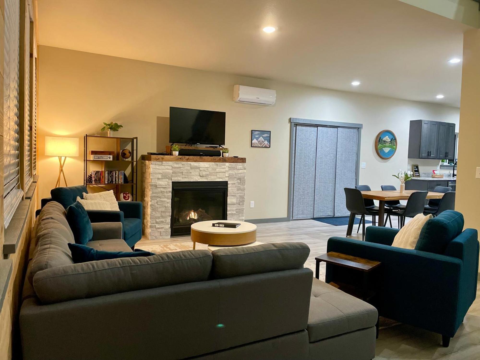 New Modern Cabin! 5Mi To Mt Rainier National Park! Hot Tub & Wifi Ashford Zewnętrze zdjęcie